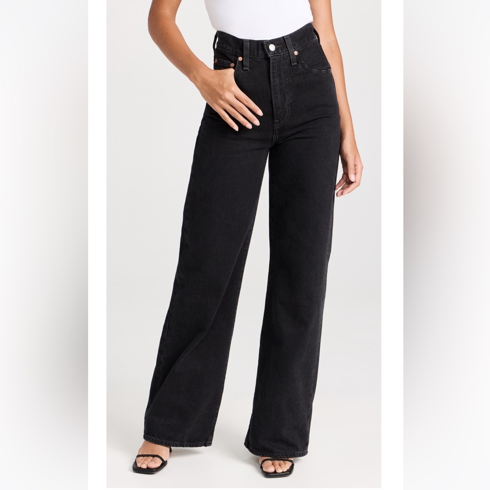 NEW: Levi’s Ribcage Wide Leg Jeans in color Rosie Posie